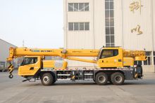 XCMG Official 16 Ton Mobile Cranes XCT16 China Hydraulic Mobile Crane Price